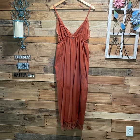 BILLABONG Burnt Orange Jumpsuit. Size M NWT - Picture 4 of 13